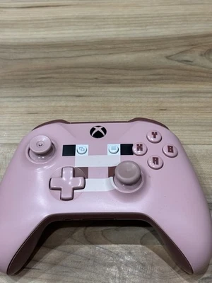 Minecraft Xbox Controller Battery Works Great - Image 1 of 3