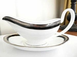 Waterford China COLLEEN Gravy Boat / Sauce Boat with Underplate - NEW! - Picture 1 of 3