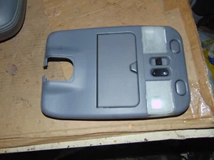 96 97 98 99 NISSAN PATHFINDER FRONT CENTER OVERHEAD MAP LIGHT CONSOLE GRAY - Picture 1 of 3