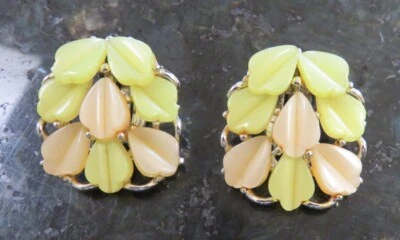 Vtg Signed Star Goldtone Clip Earrings with Thermoset Leaves in Yellow & Peach - Image 1 of 4
