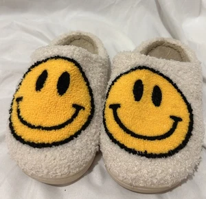 Zapatillas Smiley Face Crema Acogedoras - Imagen 1 de 6