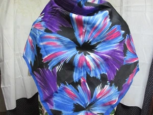 ""BLAU & LILA FARBE PLATZT AUF SCHWARZEM HINTERGRUND - SCHAL"" - ALYSSA - ITALIEN - Bild 1 von 3