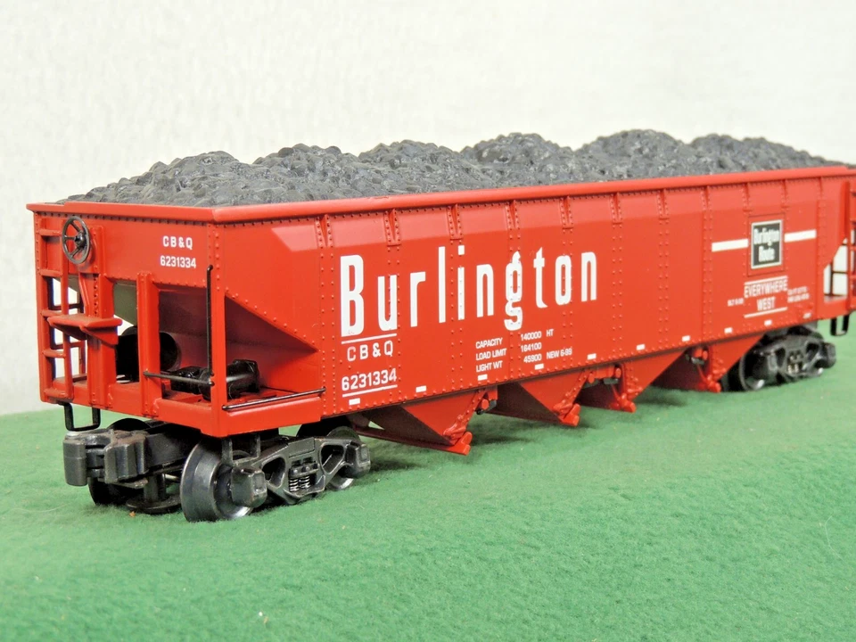 K-LINE BURLINGTON RED  4-BAY HOPPER w/ COAL LOAD O SCALE 3-RAIL #K623-1334 NIB - Image 1 of 4