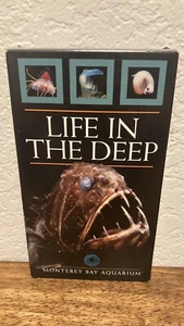 Life In The Deep Monterey Bay Aquarium VHS - Picture 1 of 5
