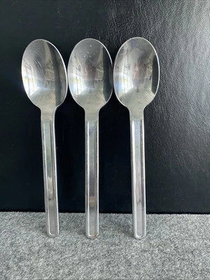 3 cucharas de cena de cubiertos de acero inoxidable International Silver Barcelona Foto 1 de 4