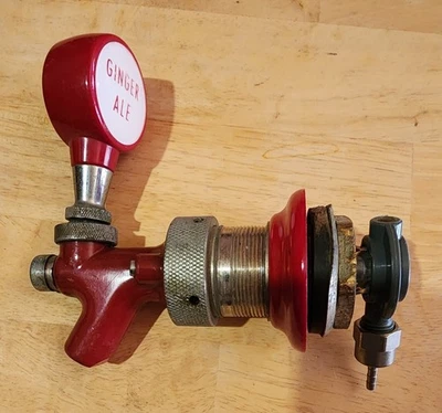 Bela fonte de refrigerante de lápide dos anos 1960 Ginger Ale torneira alça botão marcador e torneira - Imagem 1 de 4