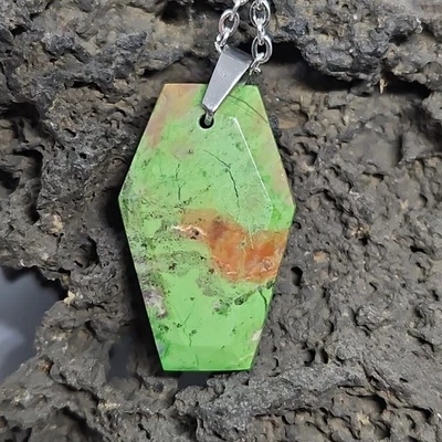 Trekntreasures - Ручной Работы РЕДКОЕ Зеленое Ожерелье с Крылом Попугая Хризоколла Гроб - Изображение 1 из 4