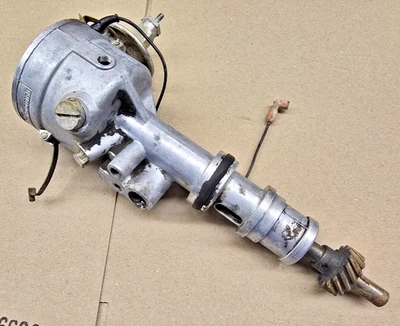 MOTORCRAFT Distributor C8TF-12102-A 1968 Ford 352 360 390 427 428 FE V-8 - Image 1 of 3