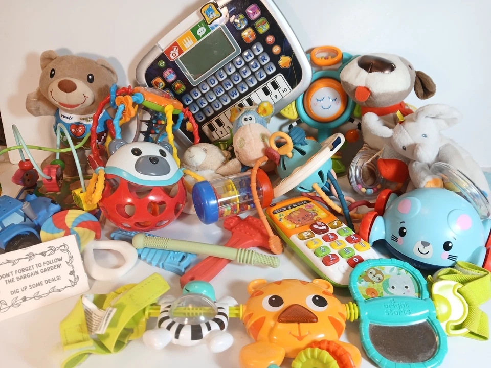 Gran Lote de 18 Juguetes para Bebés, Juguetes Sensoriales de Peluche, Sonajeros, Mordedores y Electrónica Foto 1 de 4