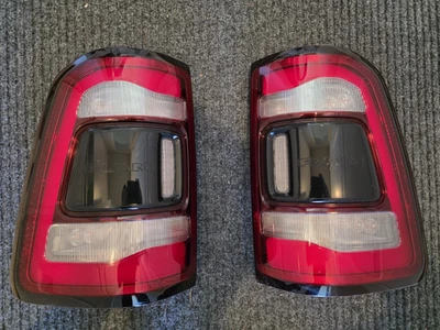 PAR DE LUCES TRASERAS DODGE RAM 1500 68262532AH 68262533ah BLIS COMPATIBLE LED OEM Foto 1 de 4