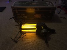 NECA Half-Life 2 Zero Point Energy Field Manipulator Replica Gravity Gun