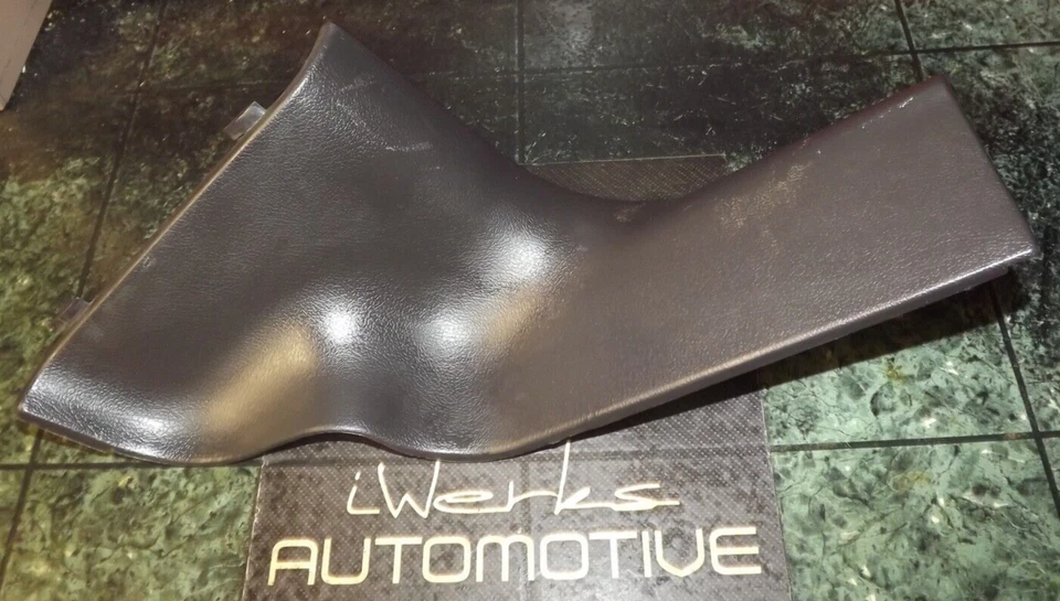 90-94 Mitsubishi Eclipse D21A Interior Trasero Área Trasera Luz Acceso Cubierta RL Foto 1 de 4