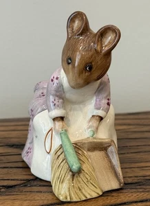 Beswick Beatrix Potter Hunca Munca Sweeping - 1977 ca. di Frederick Warne - Foto 1 di 5