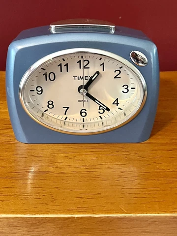 Vintage Timex Quartz Bedside Alarm Clock Retro Blue Chrome travel battery WORKS Cover