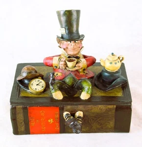 Alice in Wonderland Hatter Sculpture Book Worms The Penny Whistle Group Box Rare - Picture 1 of 20