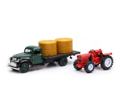 New-Ray Toys 1:32 Scale Chevrolet 1941 Chevrolet Flatbed with Tractor 54296A - Imagem 1 de 4