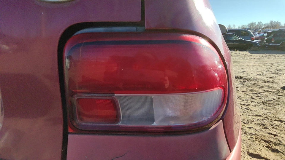 Luz trasera derecha Ford Aspire 1997 pasajero lámpara de freno OEM F7bz13404aa Foto 1 de 4