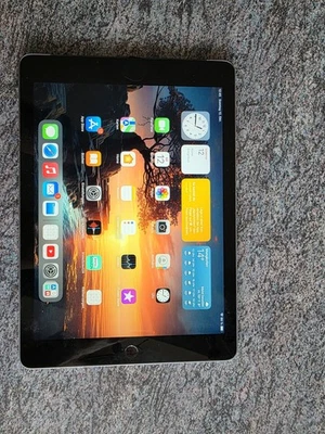iPad 6 32 GB mit SIM-Karte - Bild 1 von 3