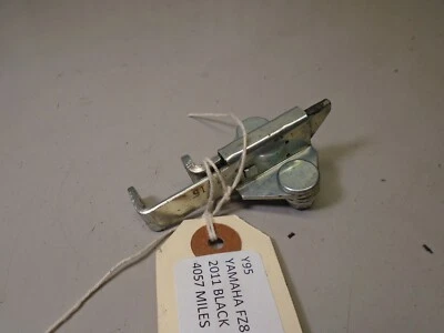 Cierre de asiento para Yamaha FZ8 2011-2013 Foto 1 de 4