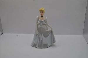 Disney Cinderelle Doll Cermic 6" x 5" - Picture 1 of 24