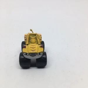 Blaze & The Monster Machines Streifen Mini Kuchen Topper Figur 1 1/4"" lang 1"" groß - Bild 1 von 8