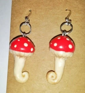 Handmade Polymer Clay Red Mushroom Earrings🍄 - Picture 1 of 2
