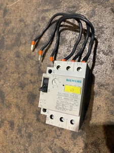 Siemens 3VU1300-1ML00 Circuit Breaker - Picture 1 of 2