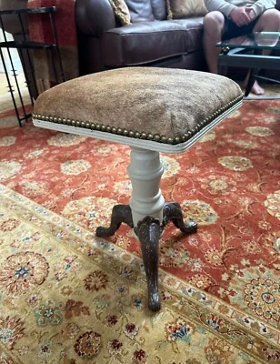 Antiguo taburete George W Arch 1873 Foto 1 de 4