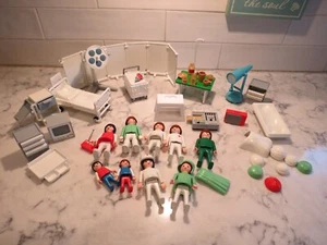 Playmobil Vintage 1974 Hospital Sala/Sala de Recuperación Figuras Pacientes Equipamiento - Imagen 1 de 4