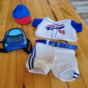 Build A Bear All Stars Outfit mit Mütze und Rucksack - Bild 1 von 1