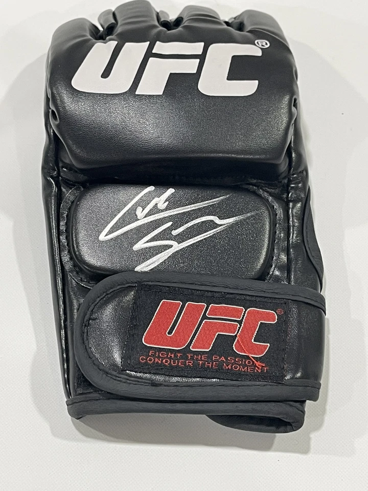 Guante UFC autografiado firmado por Cub Swanson IP Beckett certificado de autenticidad BAS c Foto 1 de 3