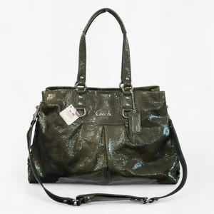 Borsa a tracolla Coach Ashley verde oliva vernice - NUOVA $398 - Foto 1 di 9