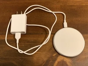 Blackweb 10W Fast Wireless Charging Pad, Qi Enabled iPhone Samsung Google TESTED - Picture 1 of 5