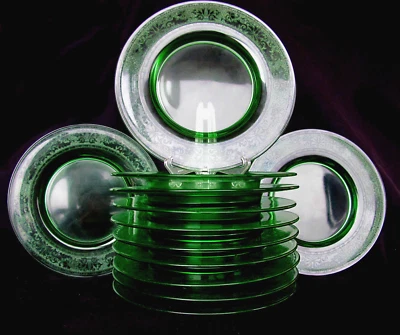 ANTIQUE~ETCHED~ROYAL#273~FOSTORIA GLASS~CLEAR GREEN~8 1/2" LUNCH PLATE~EXCELLENT - Image 1 of 4