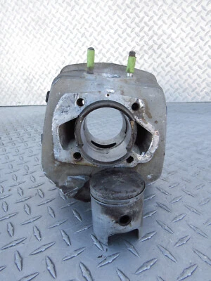 72 Suzuki TC125 TC 125 1972 cilindro motor jarra y pistón (para reparación) Foto 1 de 4