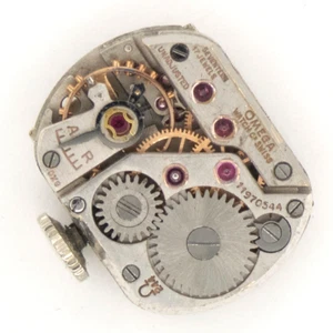 Vintage Omega Caliber 244 17-Jewel Wristwatch Movement - Picture 1 of 4