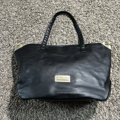 Bolsa Tote Versace Parfum Preta Weekender Overnight Goldtone Zíper Alça de Ombro - Imagem 1 de 4