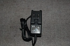 NEW Genuine HP AC Power Adapter 367044-001, Model HSTNN-05A, 5V, 3.6A - Picture 1 of 2
