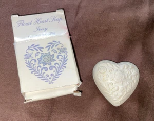 ^VINTAGE AVON Floral Heart Seife - Elfenbein - NEU - Bild 1 von 2