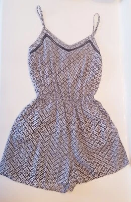 Lindo Mameluco Dividido H&M Talla 2 Negro Blanco Tirantes Pantalones Cortos Una Pieza Bolsillos  Foto 1 de 4