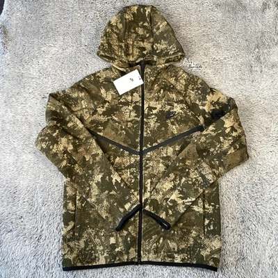 Nike NSW Tech Fleece Windrunner Zip Hoodie Size Small Men Camo Green HV5055-276 - Image 1 of 4