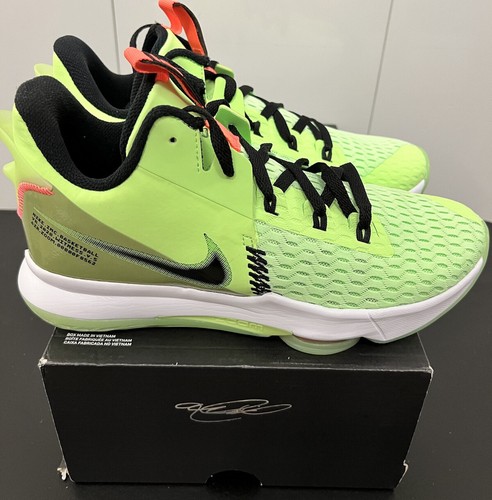 lebron witness 5 size 12