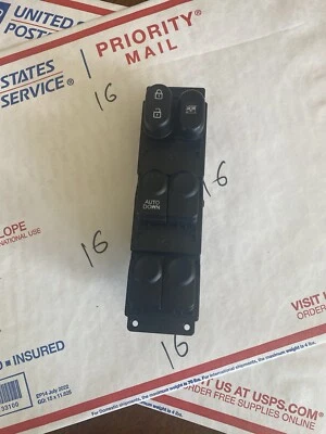 Interruptor de ventana eléctrica de puerta lateral del conductor para Hyundai Accent 2011-2017 93570-1R111 Foto 1 de 3