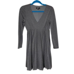 Oleg Cassini Gray V Neck Empire Waist Long Sleeve Pleated Knit Dress Size 2 - Picture 1 of 10