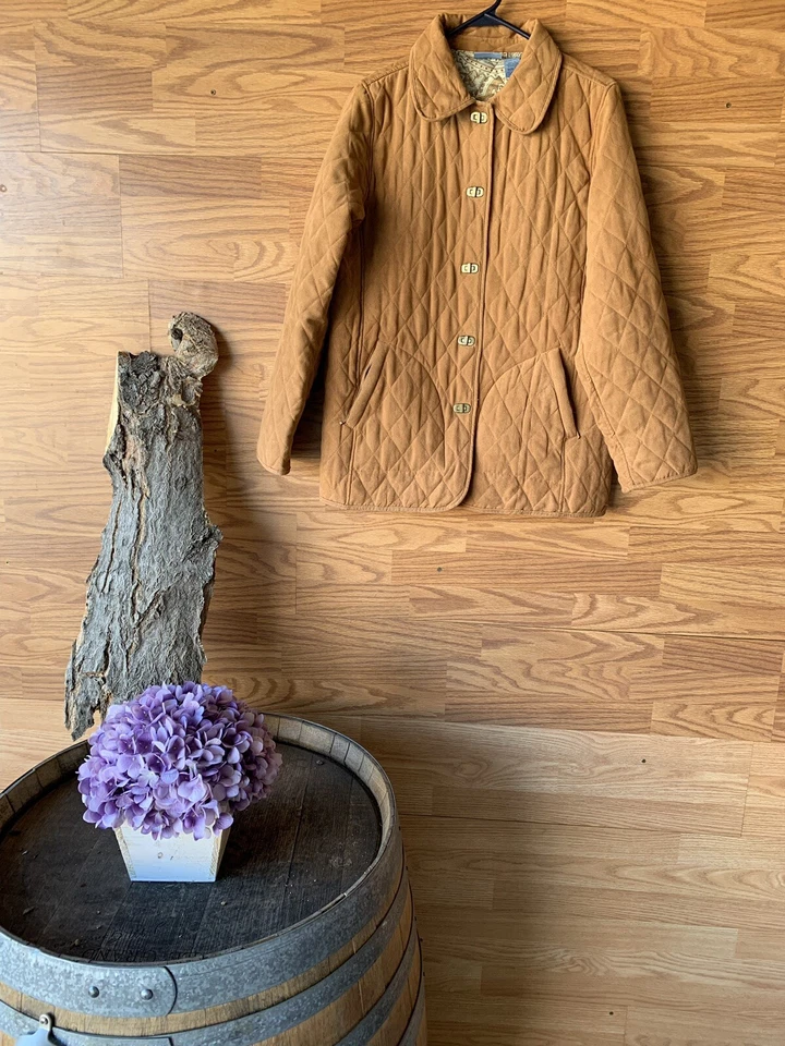 Blassport Womens Jacket Size Medium Brown Quilted faux Suede coat Two pockets - Image 1 of 4