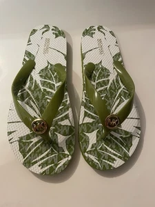 NWOB Michael Kors Green Flip Flop Sandals Sz 7 - Picture 1 of 4