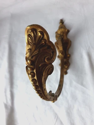 ANCIENNE EMBRASSE DE RIDEAU "STYLE"LOUIS XV EN BRONZE - Photo 1/4