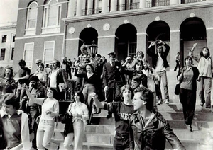 1975 Original Photo militants demonstration of schools at State House in Boston - Picture 1 of 2