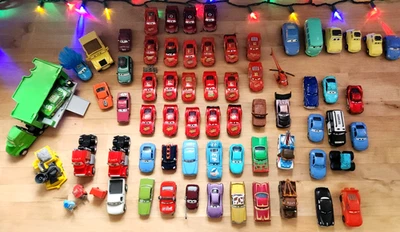 Lote de 60+ Coches Disney Pixar Die Cast Vehículos Bessie Pullbacks Chick Hicks LEER Foto 1 de 4