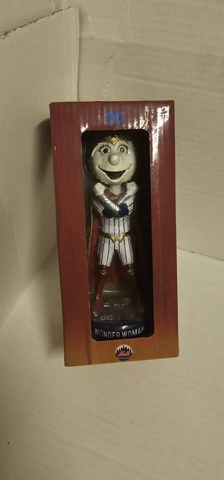 Bobblehead Mrs Met as Wonder Woman - NUEVO - Sorteo Estadio 2021 Foto 1 de 4